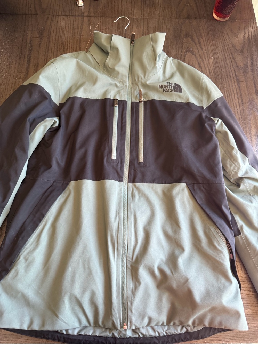 The North Face Men's Two-Tone Sage and Olive Raincoat